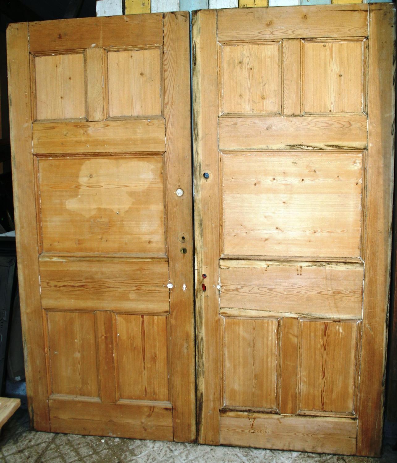 DP0238 A Pair of Pine, Arts & Crafts Doors