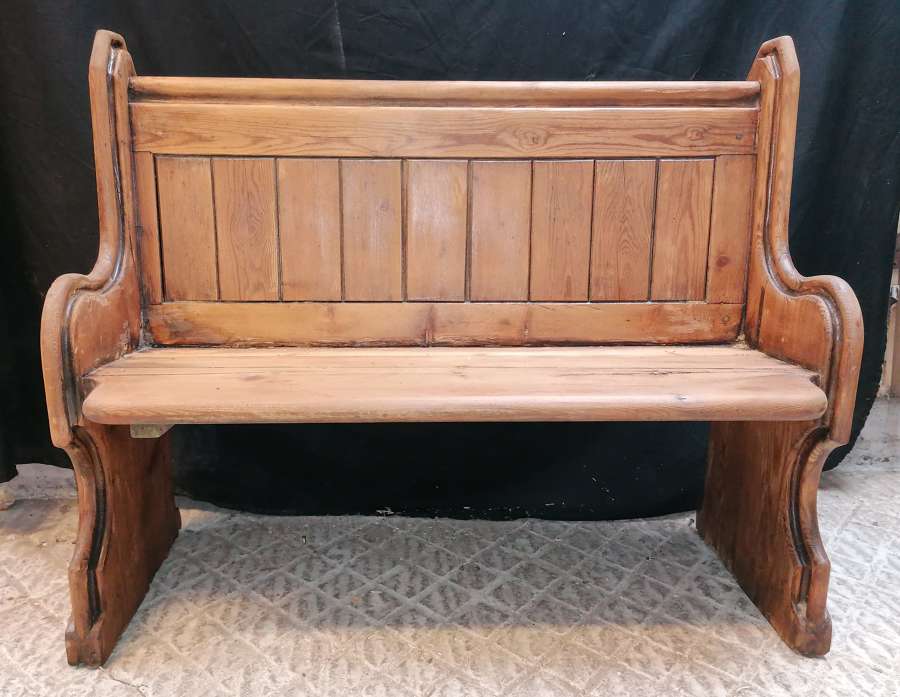 M1409 A SMALL RECLAIMED ORIGINAL VICTORIAN ANTIQUE PINE PEW