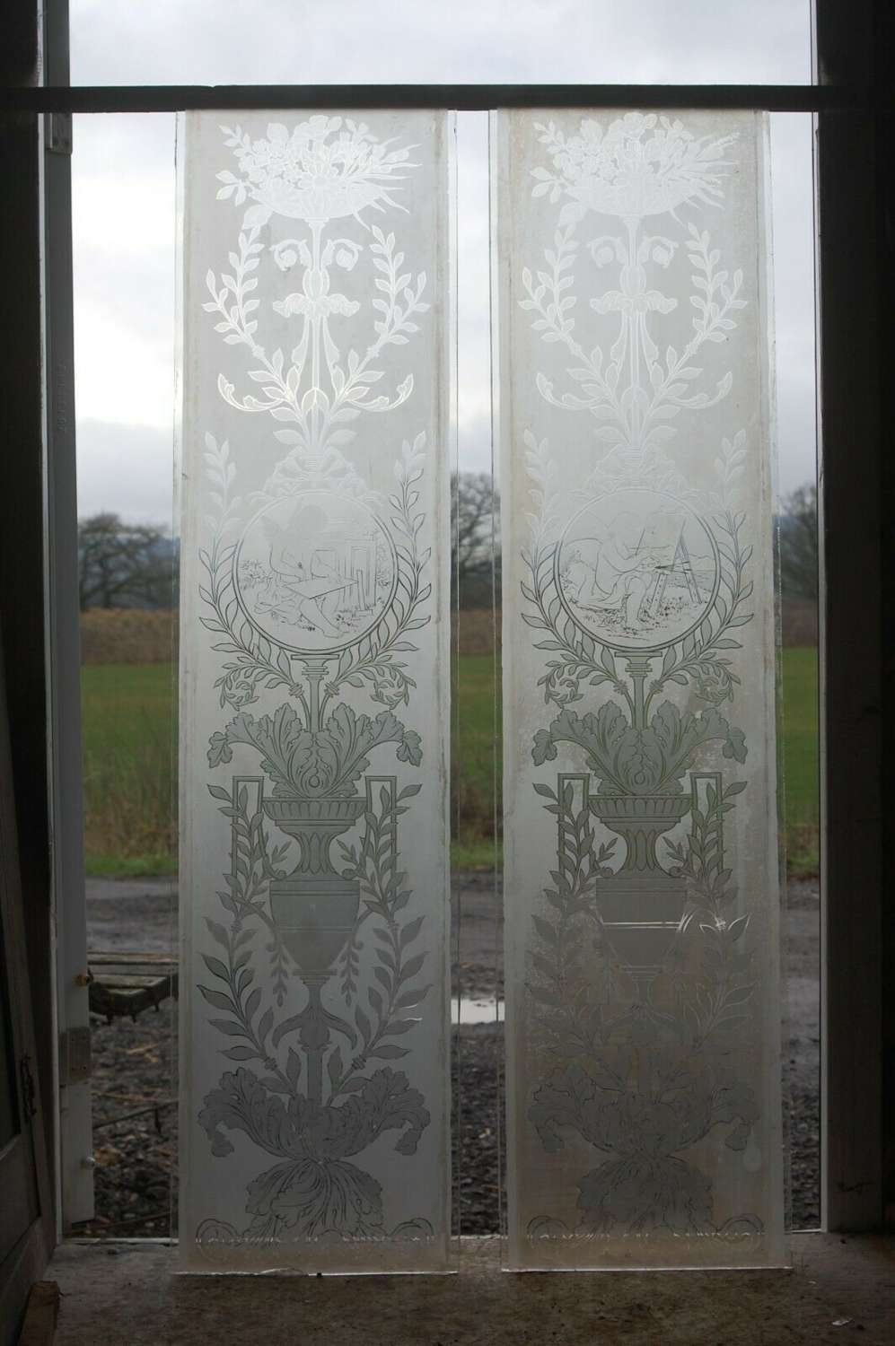 M1591 TWO BEAUTIFUL ETCHED VICTORIAN GLASS PANELS WITH CHERUBS