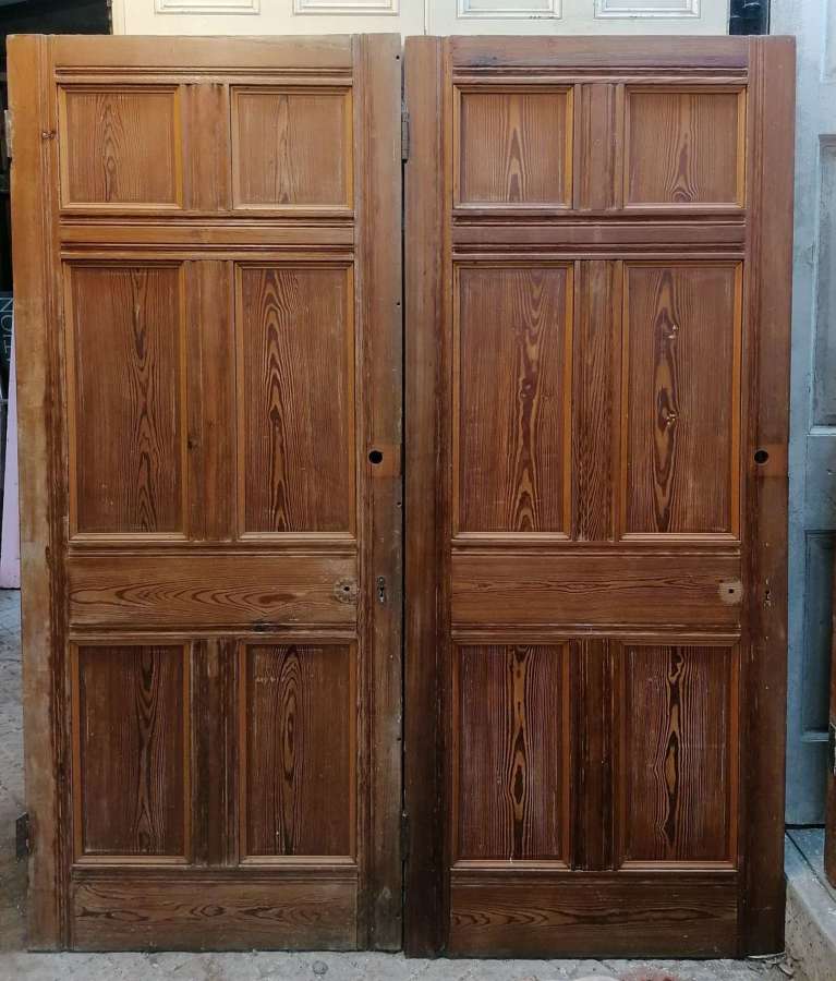 DP0371 TWO RECLAIMED PITCH PINE INTERNAL DOORS FOR USE AS A PAIR
