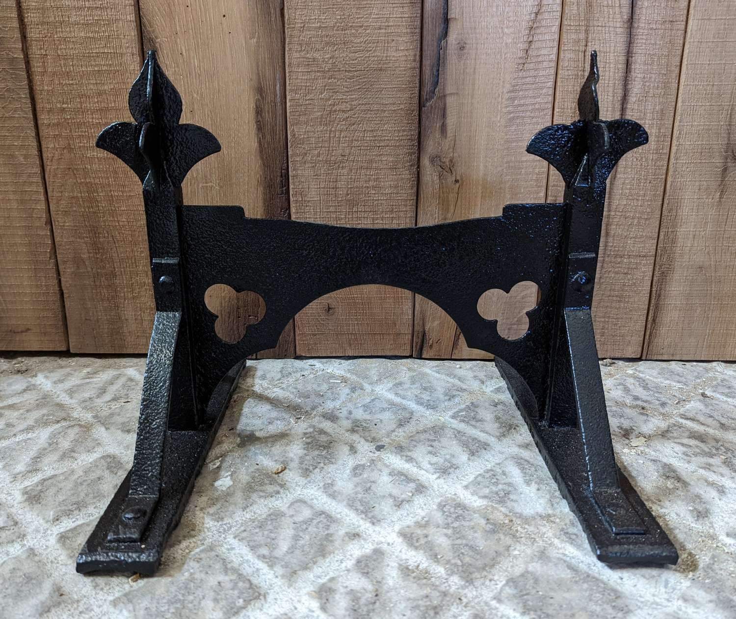 M1685 A RECLAIMED GOTHIC CAST IRON FOOT SCRAPER / BOOT REMOVER