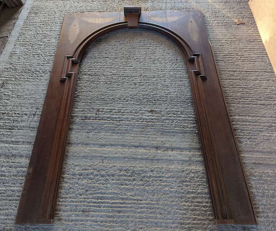 M1927 A RECLAIMED DOOR SURROUND / ARCHWAY / ALCOVE FRONT OAK