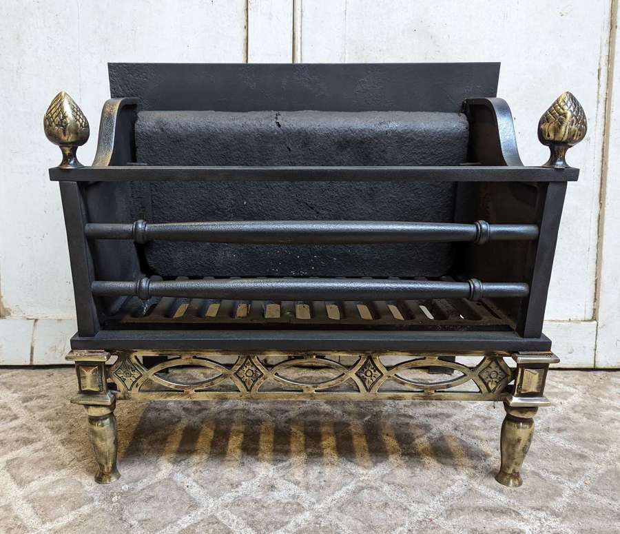 FB0143 A RECLAIMED VICTORIAN CAST IRON AND BRASS FIRE BASKET / GRATE