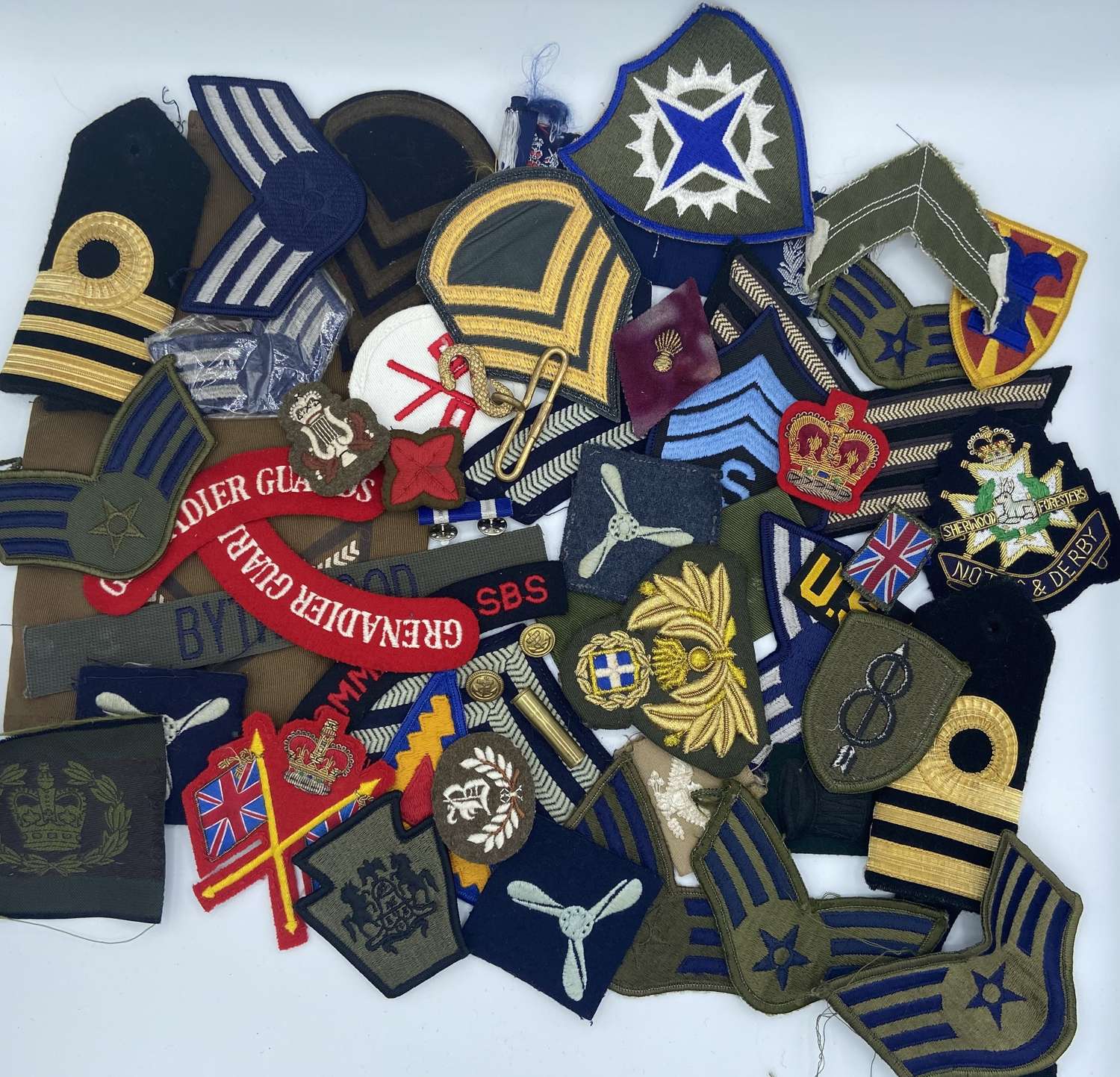Joblot Of Post WW2 British Army And U.S Army Patches Stripes Etc