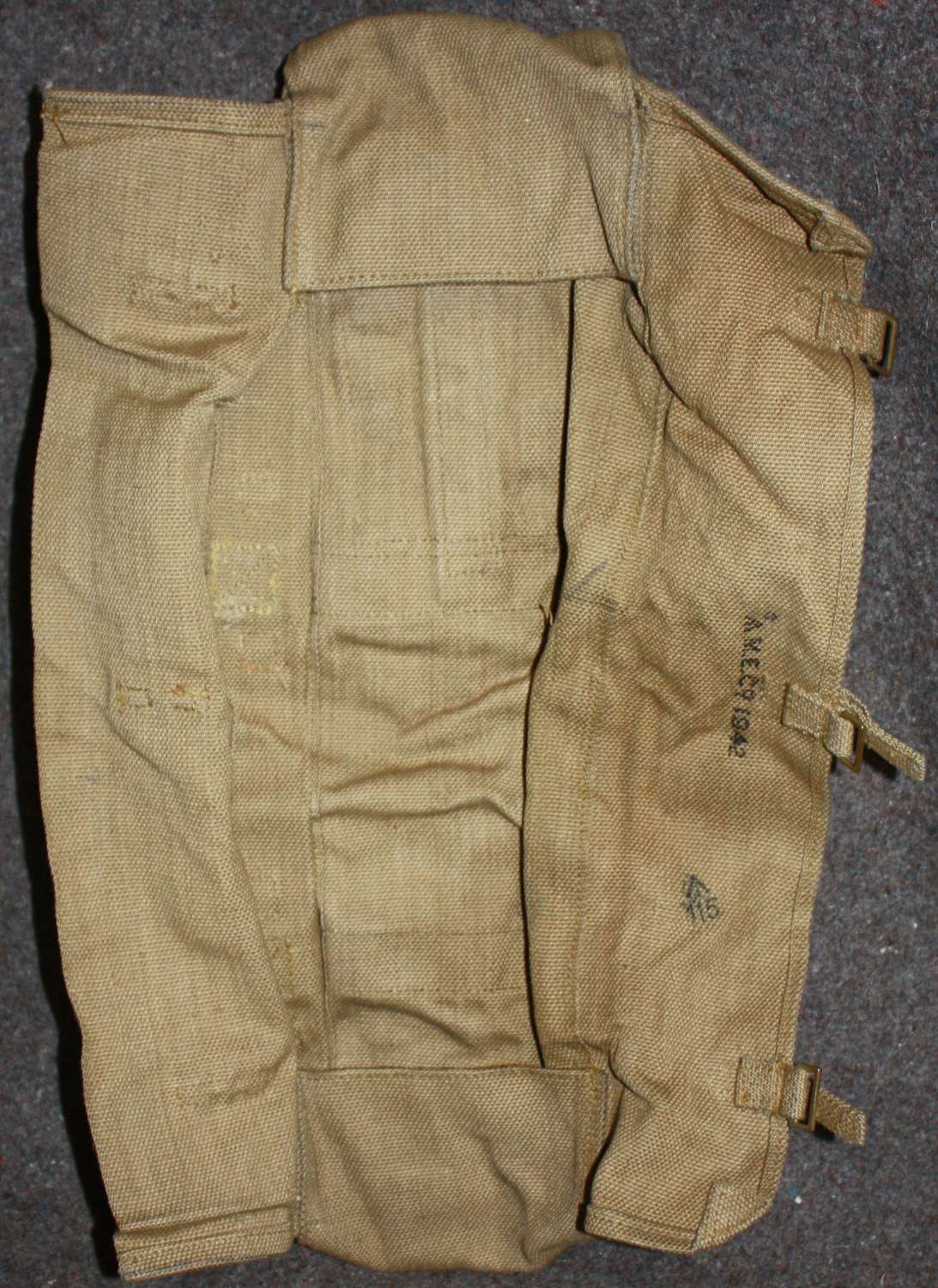 A 1942 DATED 2 INCH MORTAR LEG AMMO BAG