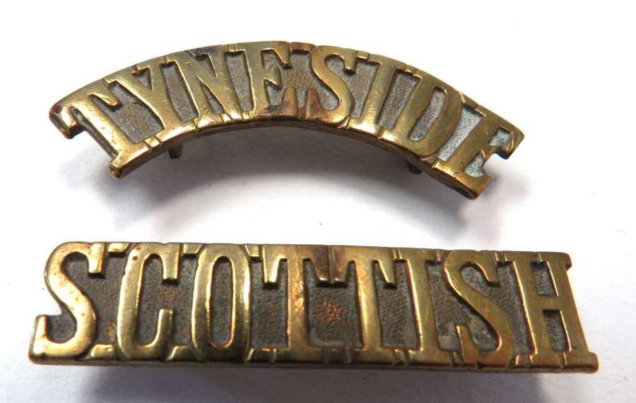 WW1 Tyneside Scottish 2 Piece Shoulder Title