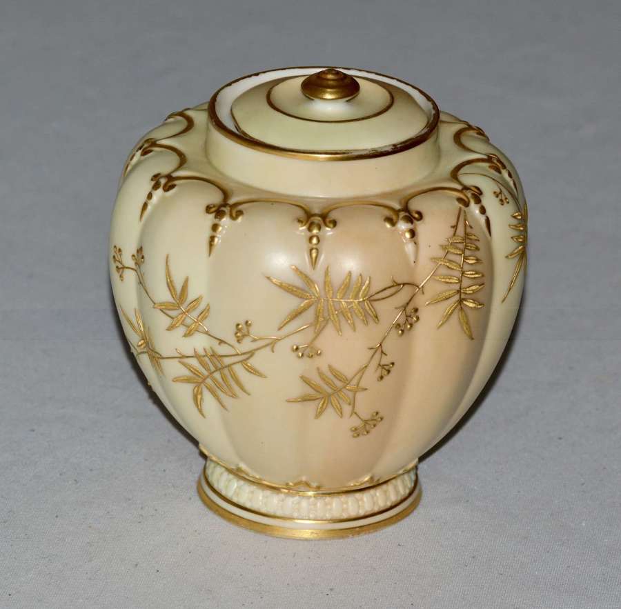 A Superb Worcester Royal Porcelain Co.Blush Ivory Lidded Vase 1890