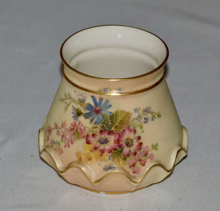 1907 Royal Worcester Fine Hand Painted Blush Ivory Vase