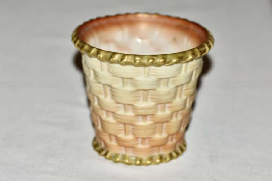 1907 Royal Worcester Blush Ivory Basketweave - Cache Pot / Vase