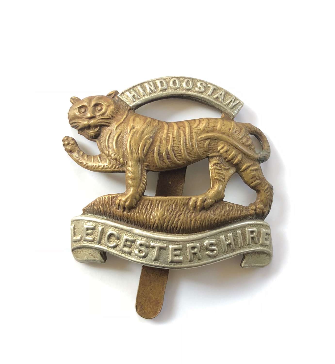 WW1/WW2 Liecestershire Regiment Cap Badge.