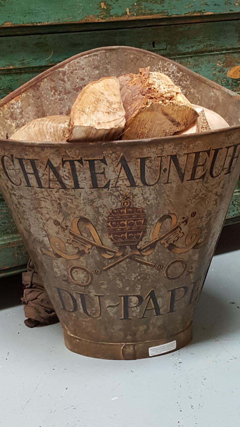 Zinc Chateauneuf du pape grape hod