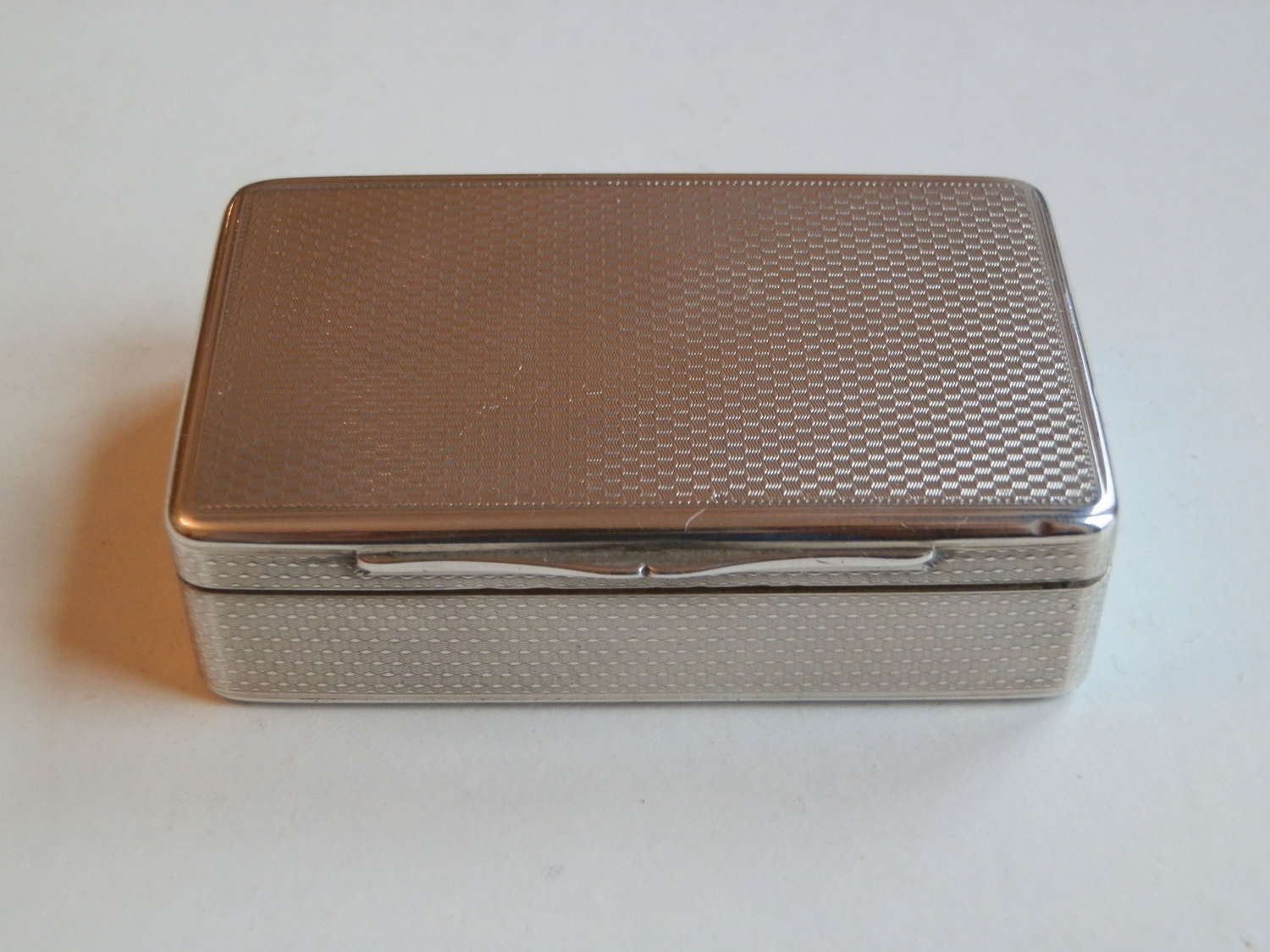 A Victorian silver table snuff box, Rawlings and Summers, 1838