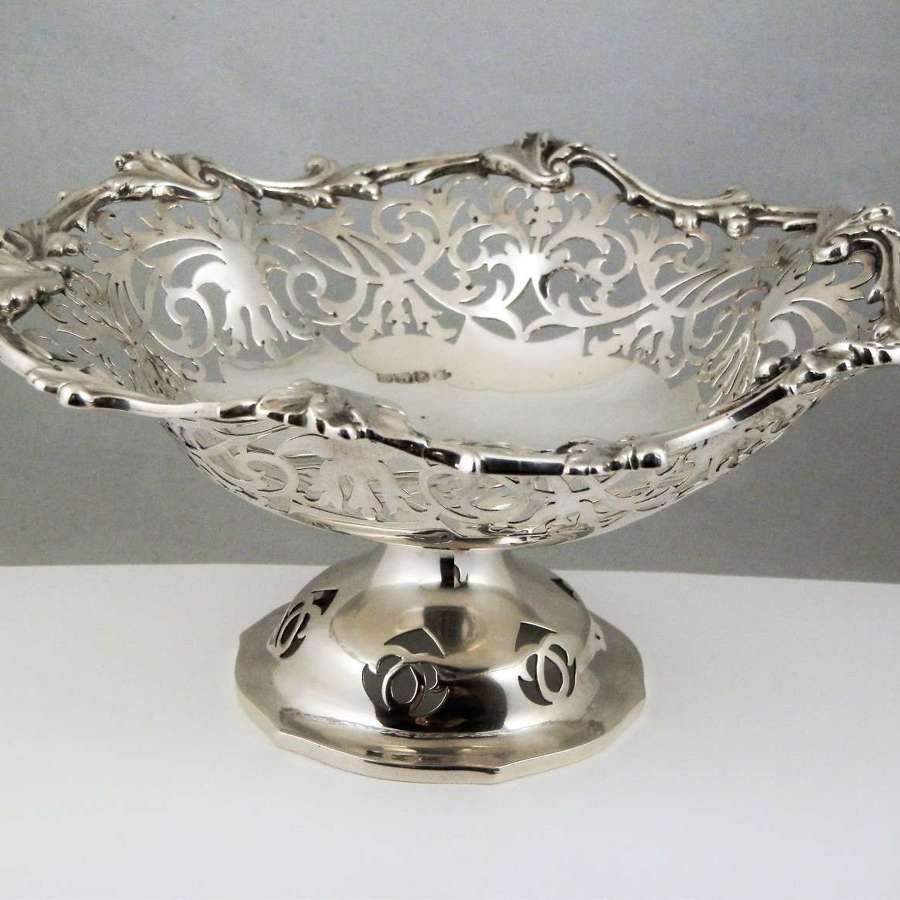 Edwardian Art Nouveau silver fruit bowl, William Hutton, 1904