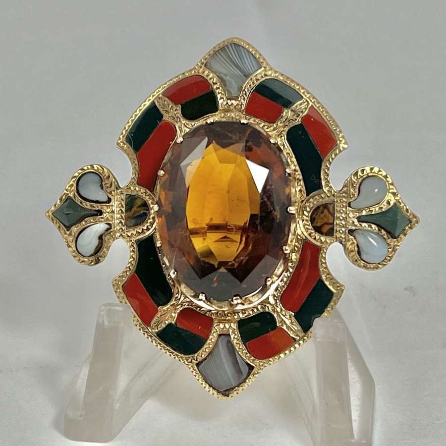 Scottish antique gold and agate brooch, 1881