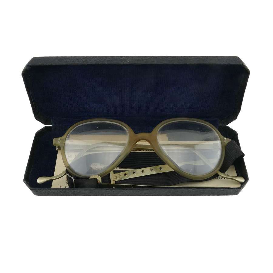RAF Mk.IX spectacles, cased with 'spares'