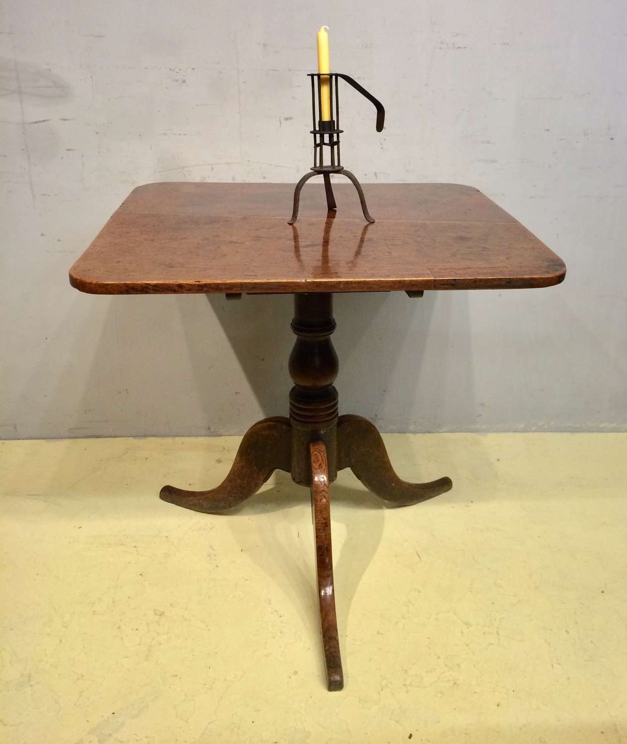 18th century Welsh oak tripod table.