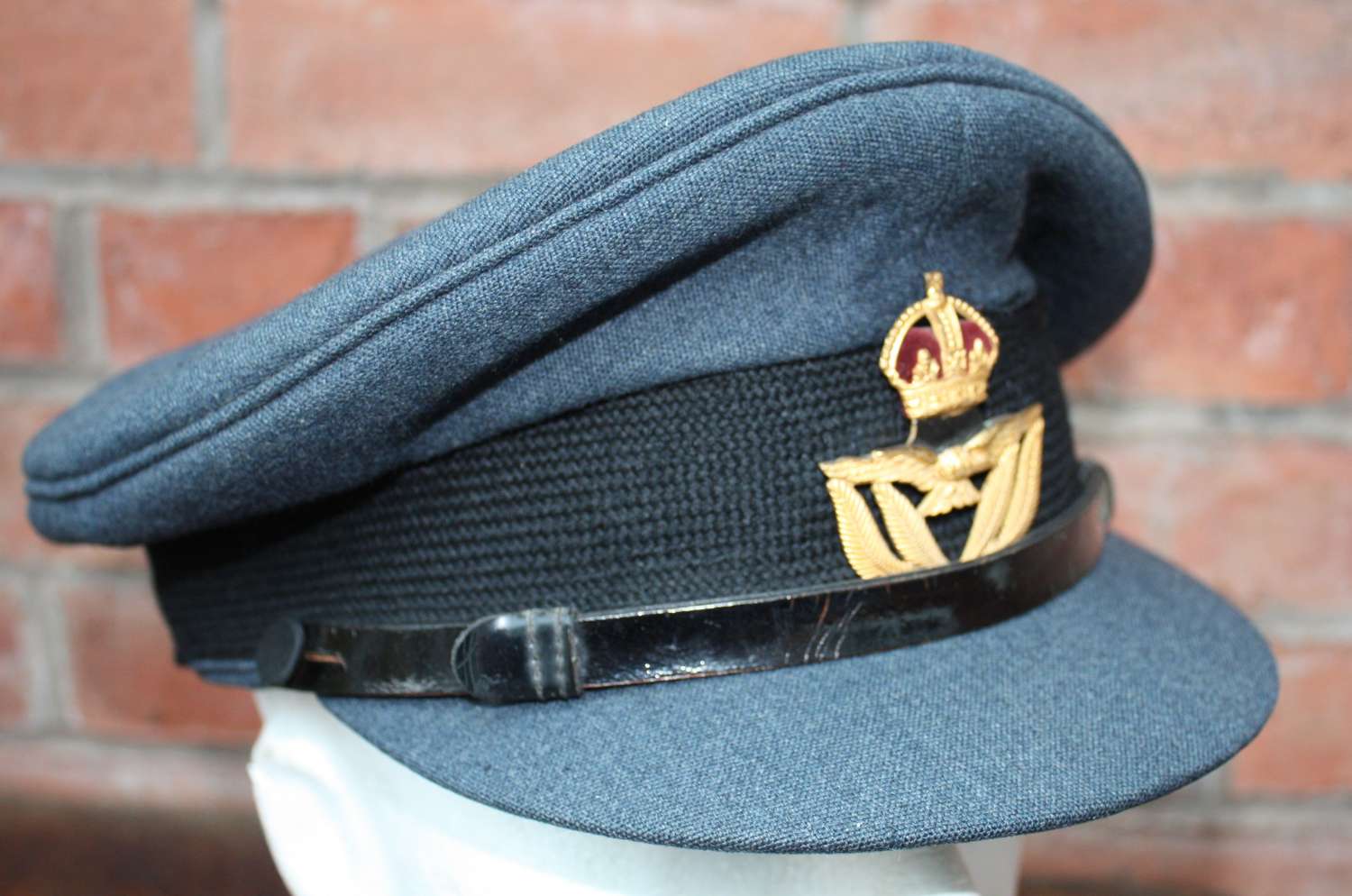 WW2 mint condition RAF Warrant Officers peak cap & Kings Crown Badge.