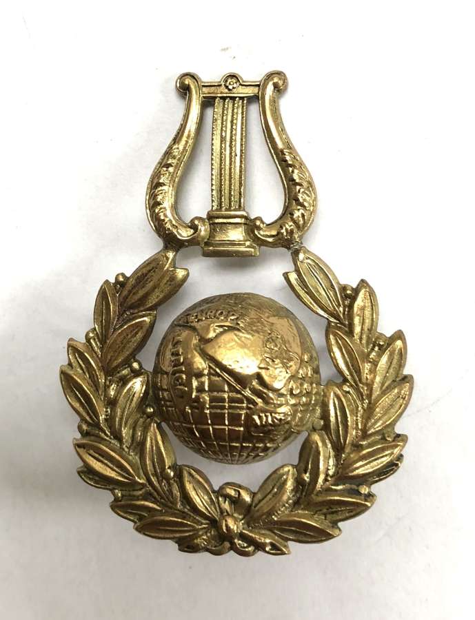 Royal Naval School of Music brass cap badge circa 1921-36