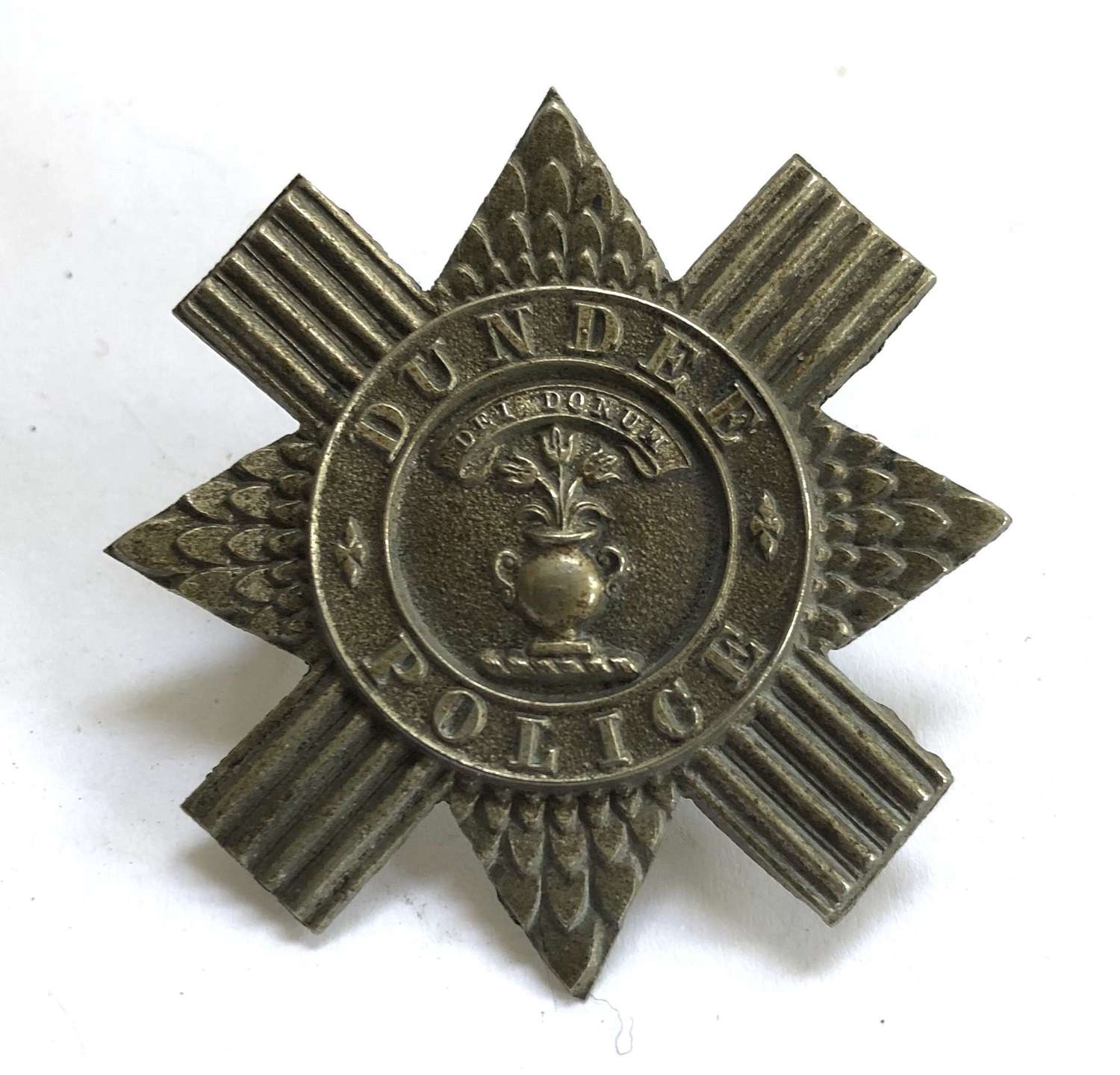 Dundee Police early headdress badge