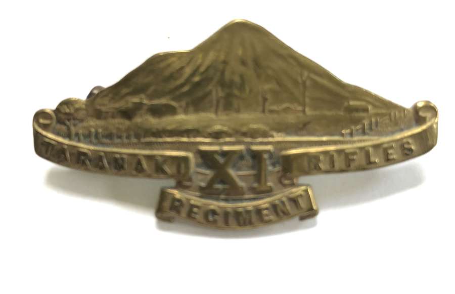 New Zealand 11th (Taranaki Rifles) Regiment WW1 cap badge by Gaunt
