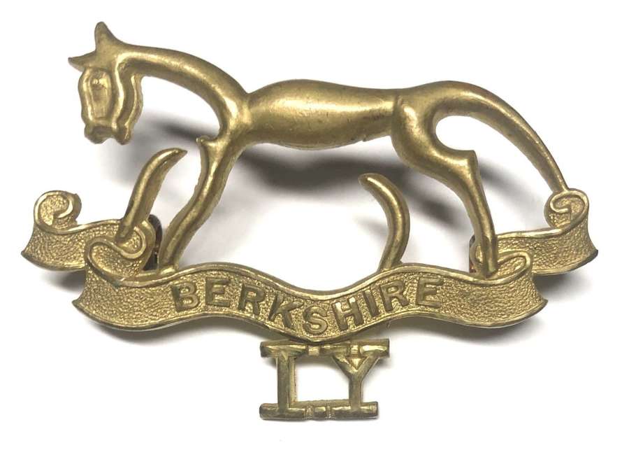Erkshire Imperial Yeomanry pre 1908 cap badge