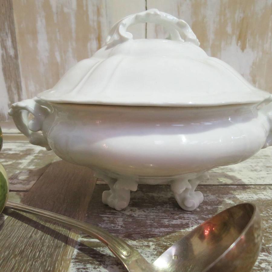 Fine White Porcelain Soup Tureen